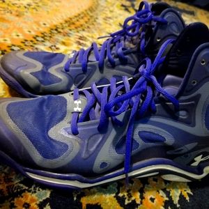 Under Armour men's basketball sneakers sz 11
